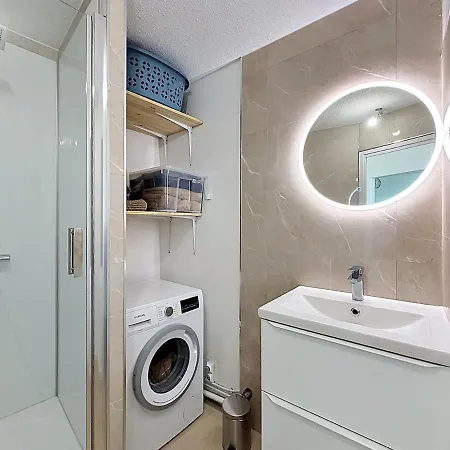 A 200m Spacieux T3 Avec Terrasse & Parking Apartamento *