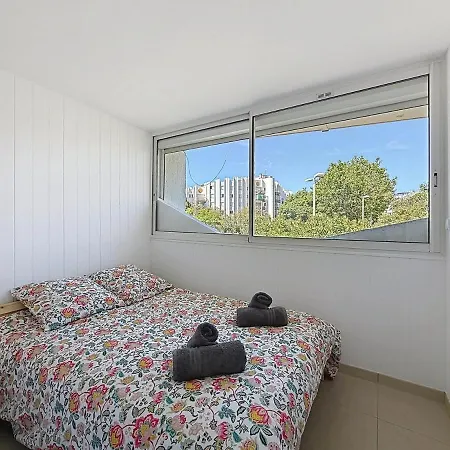 A 200m Spacieux T3 Avec Terrasse & Parking *
